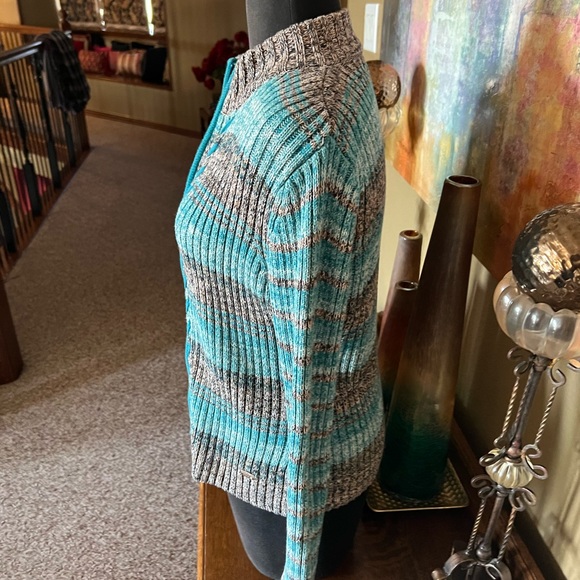 Point Zero Sweater - Picture 5 of 9